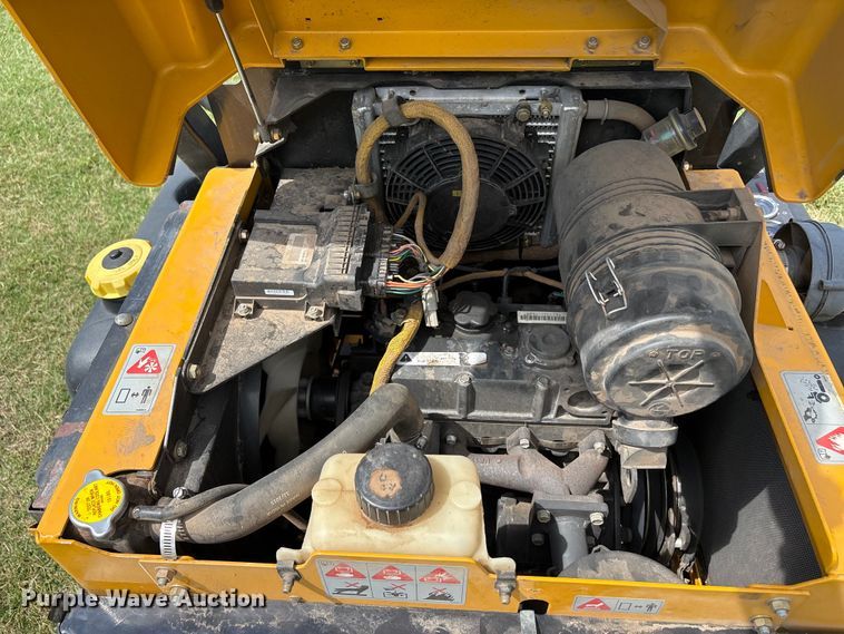 image for item EU5610 Hustler 932707US ZTR lawn mower