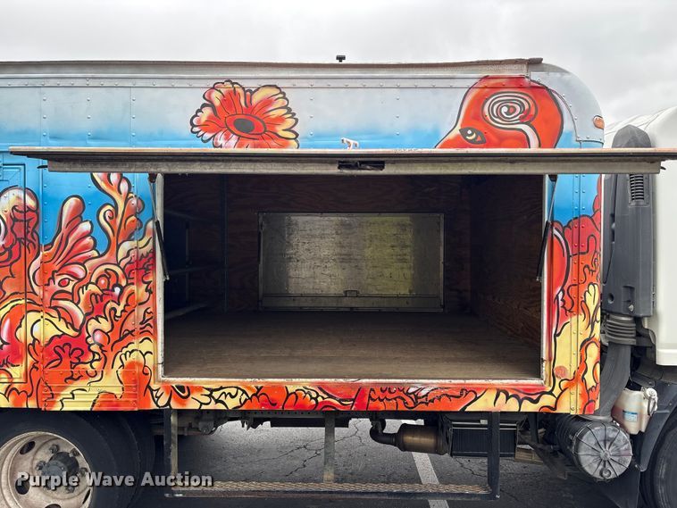 image for item EU8689 2015 Isuzu NPR box truck