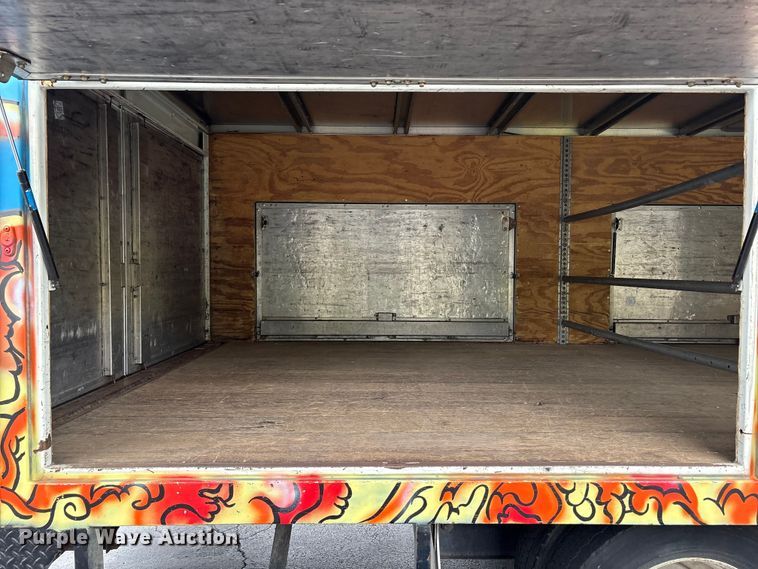 image for item EU8689 2015 Isuzu NPR box truck