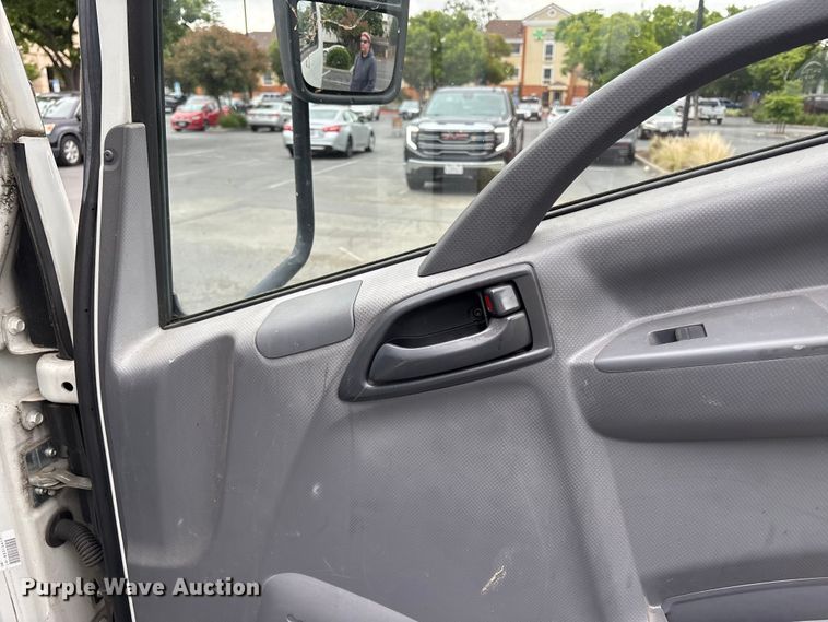 image for item EU8689 2015 Isuzu NPR box truck