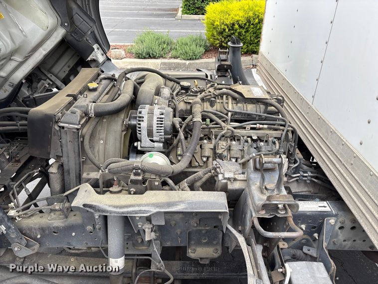 image for item EU8689 2015 Isuzu NPR box truck