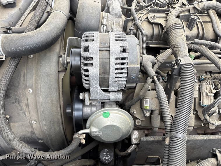 image for item EU8689 2015 Isuzu NPR box truck