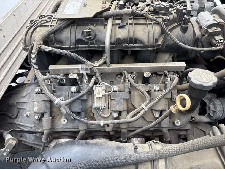 image for item EU8689 2015 Isuzu NPR box truck