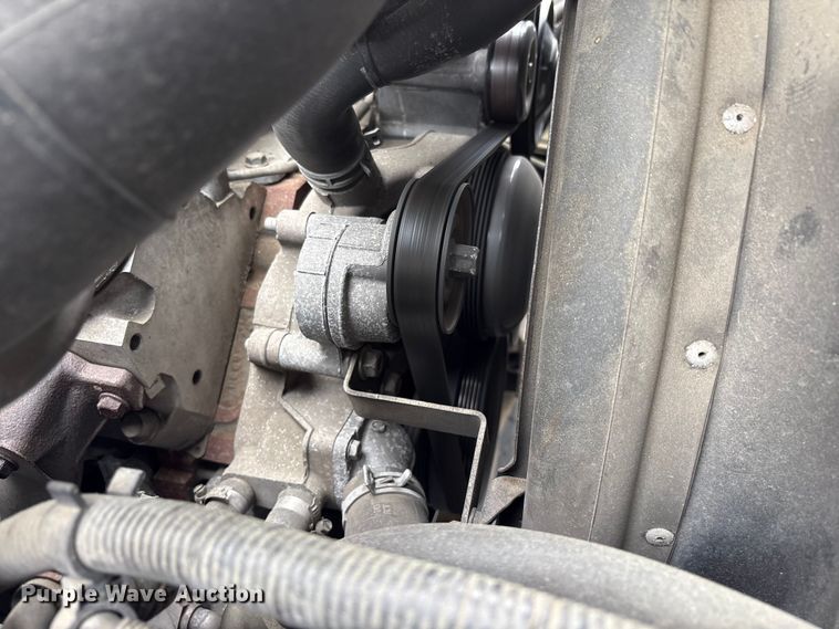 image for item EU8689 2015 Isuzu NPR box truck