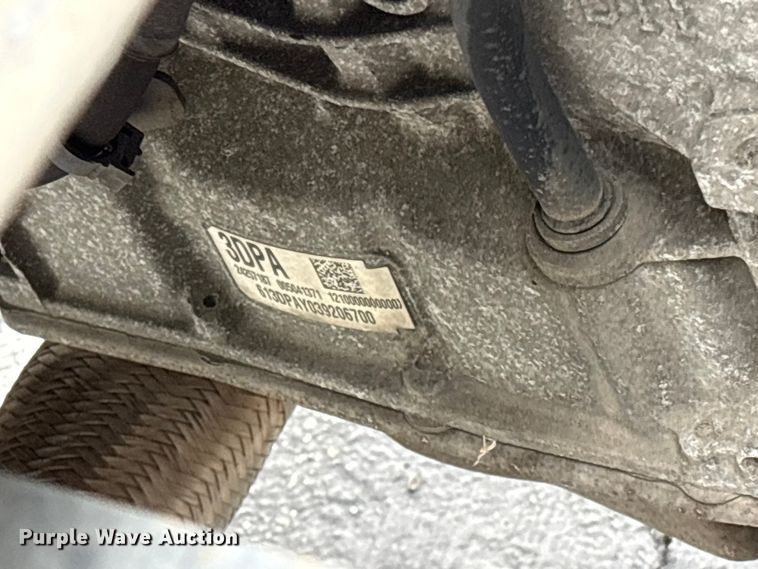 image for item EU8689 2015 Isuzu NPR box truck