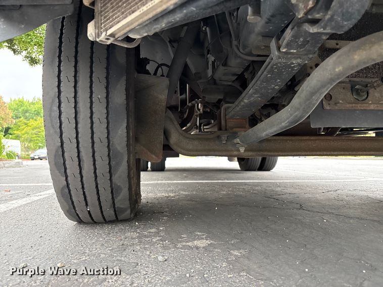 image for item EU8689 2015 Isuzu NPR box truck