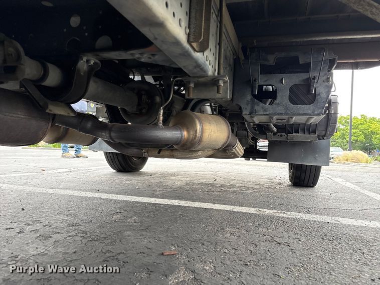 image for item EU8689 2015 Isuzu NPR box truck