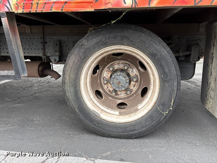 image for item EU8689 2015 Isuzu NPR box truck