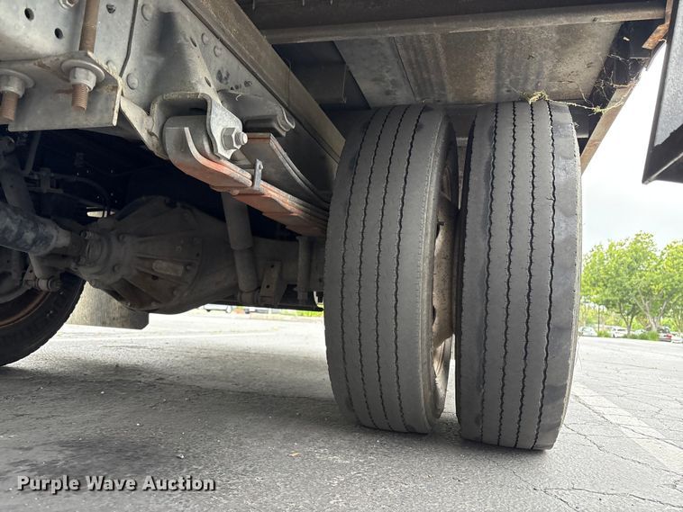 image for item EU8689 2015 Isuzu NPR box truck