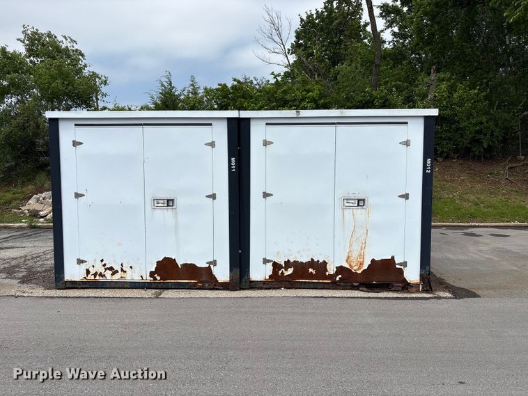 image for item EW0047 (2) storage containers