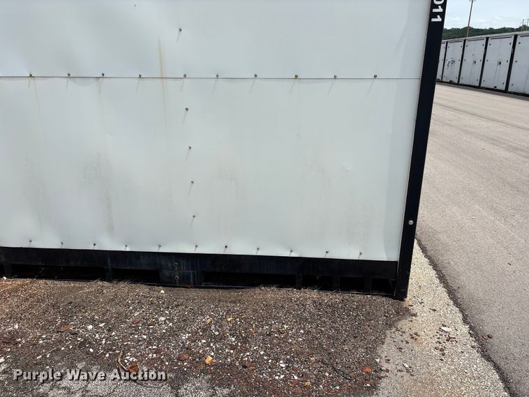 image for item EW0047 (2) storage containers