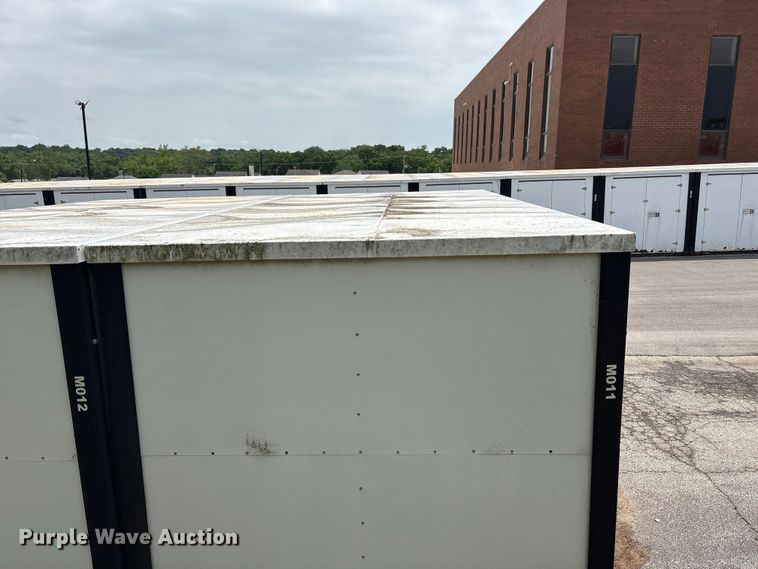 image for item EW0047 (2) storage containers