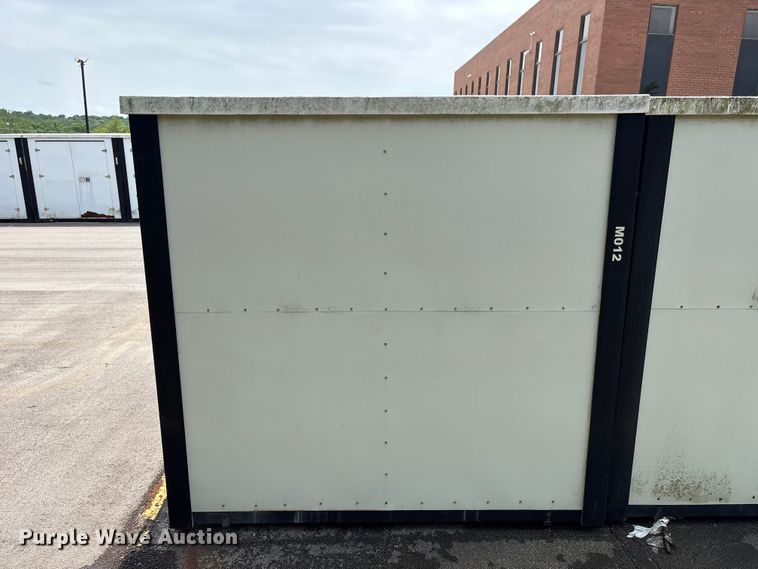 image for item EW0047 (2) storage containers