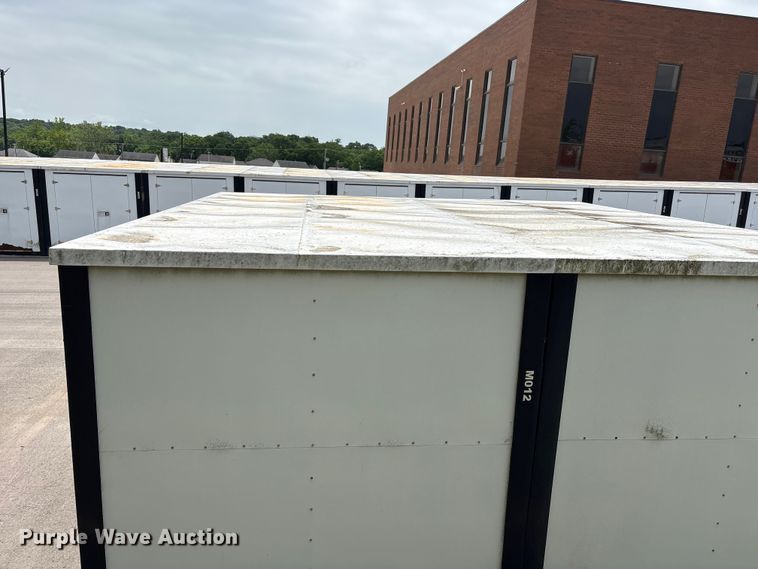 image for item EW0047 (2) storage containers