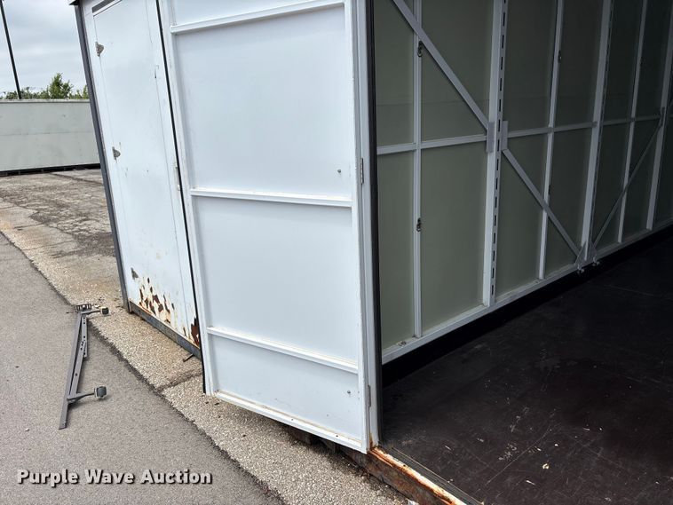 image for item EW0047 (2) storage containers