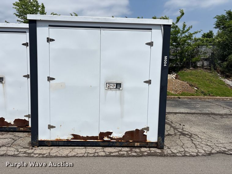 image for item EW0051 (2) storage containers