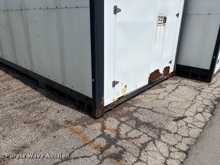 image for item EW0051 (2) storage containers