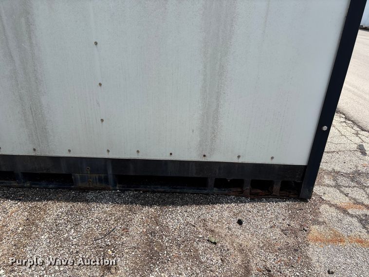 image for item EW0051 (2) storage containers