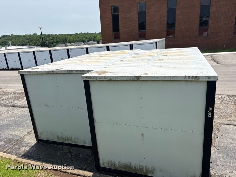 image for item EW0051 (2) storage containers