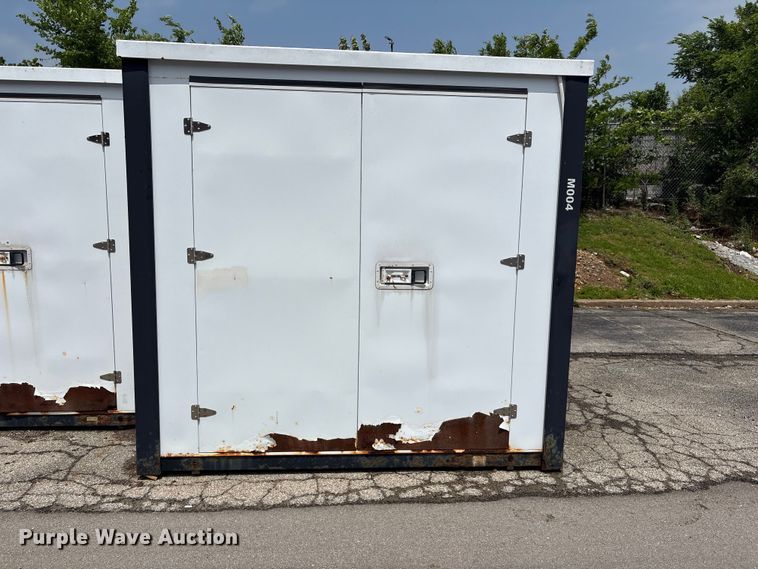 image for item EW0051 (2) storage containers