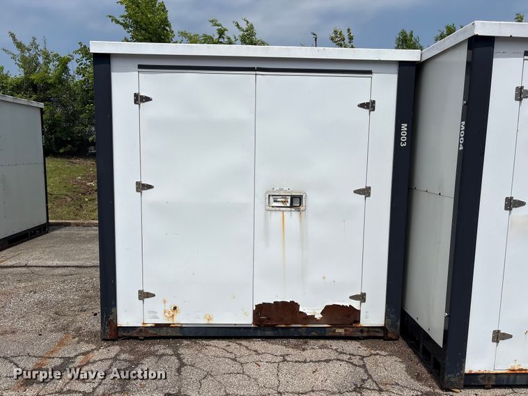 image for item EW0051 (2) storage containers