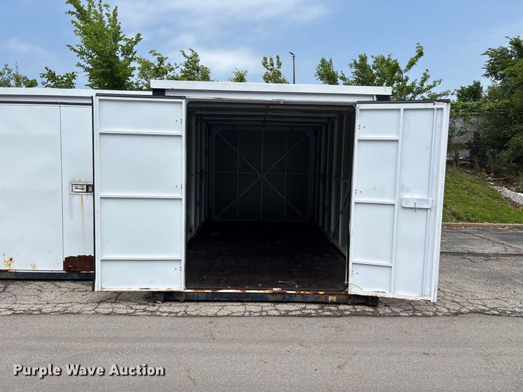 image for item EW0051 (2) storage containers