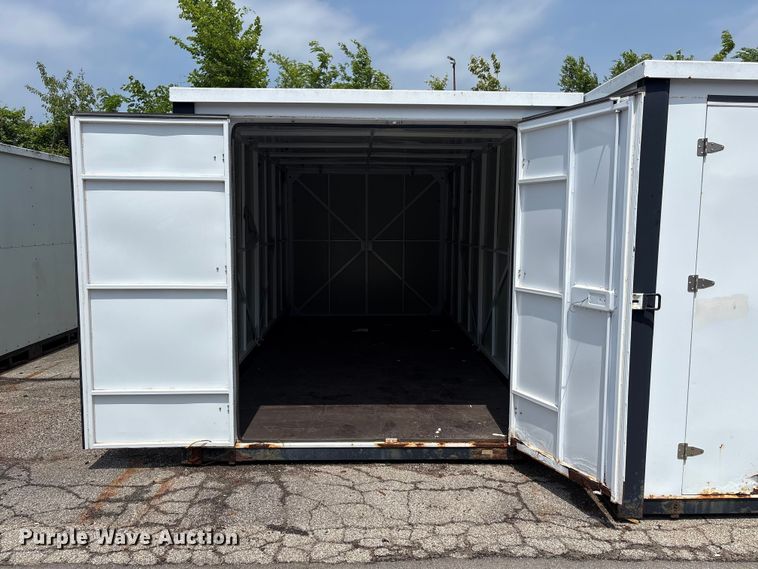 image for item EW0051 (2) storage containers