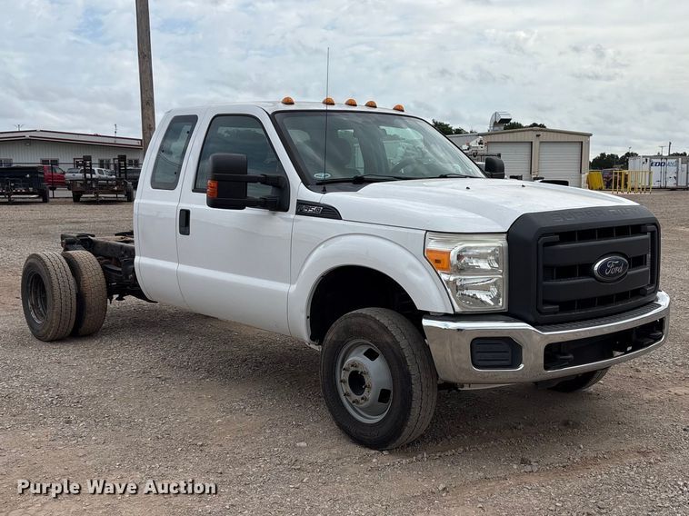 image for item EW0069 2016 Ford F-350 Ext. Cab pickup truck cab and chassis