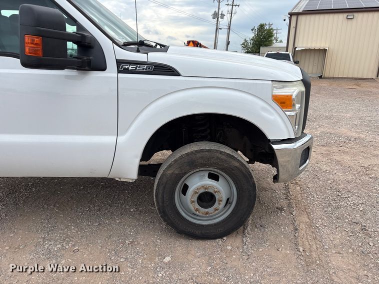 image for item EW0069 2016 Ford F-350 Ext. Cab pickup truck cab and chassis