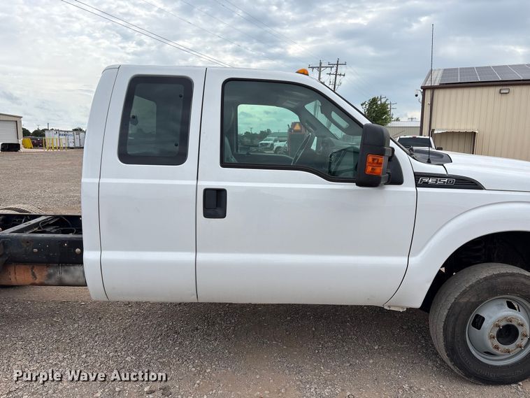 image for item EW0069 2016 Ford F-350 Ext. Cab pickup truck cab and chassis