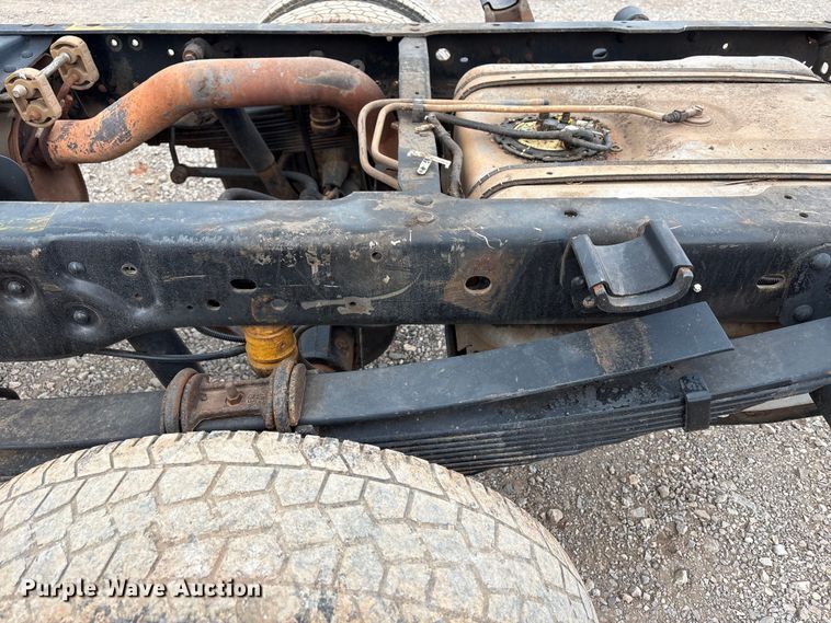 image for item EW0069 2016 Ford F-350 Ext. Cab pickup truck cab and chassis