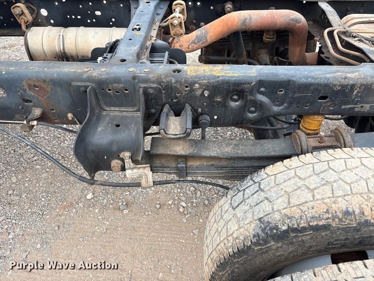 image for item EW0069 2016 Ford F-350 Ext. Cab pickup truck cab and chassis