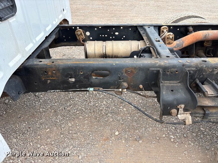 image for item EW0069 2016 Ford F-350 Ext. Cab pickup truck cab and chassis