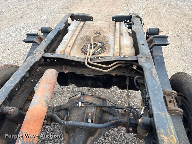 image for item EW0069 2016 Ford F-350 Ext. Cab pickup truck cab and chassis