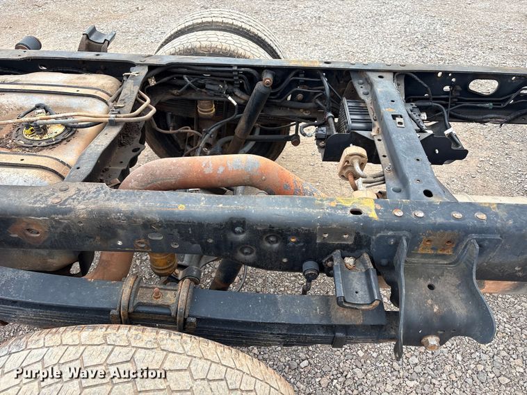image for item EW0069 2016 Ford F-350 Ext. Cab pickup truck cab and chassis