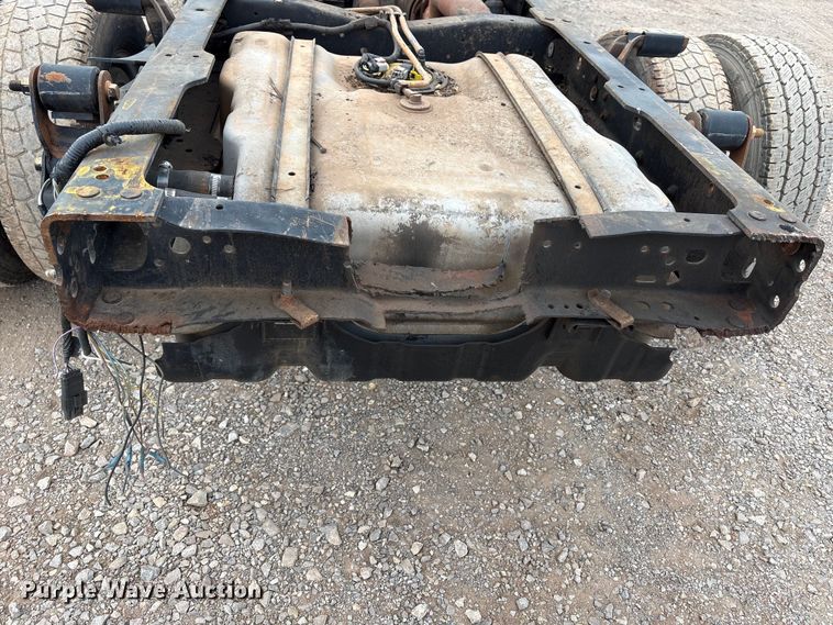 image for item EW0069 2016 Ford F-350 Ext. Cab pickup truck cab and chassis