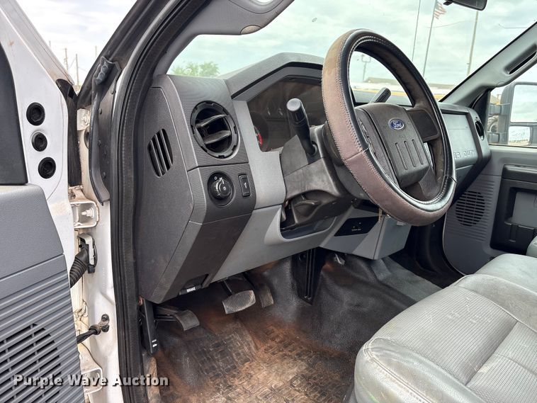 image for item EW0069 2016 Ford F-350 Ext. Cab pickup truck cab and chassis