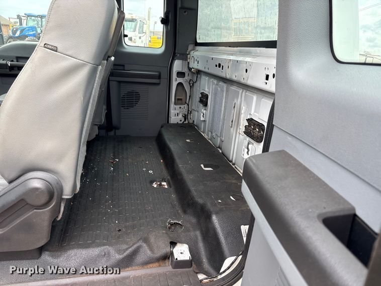 image for item EW0069 2016 Ford F-350 Ext. Cab pickup truck cab and chassis