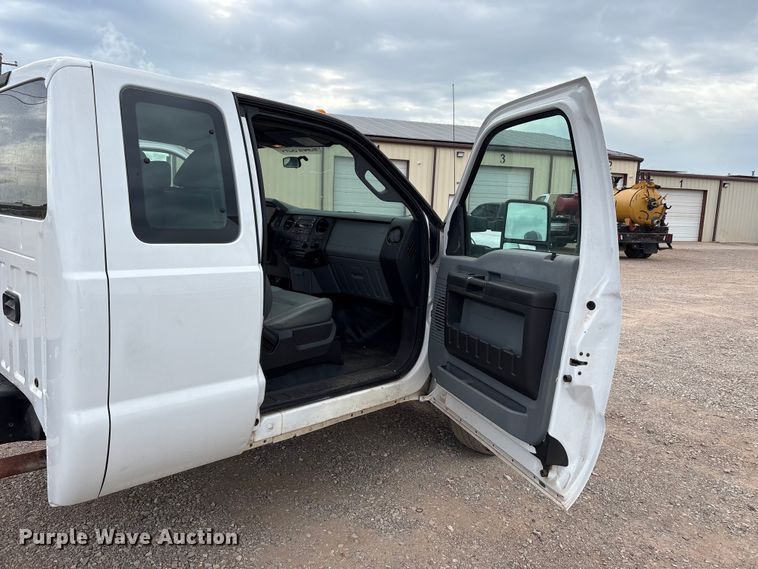 image for item EW0069 2016 Ford F-350 Ext. Cab pickup truck cab and chassis