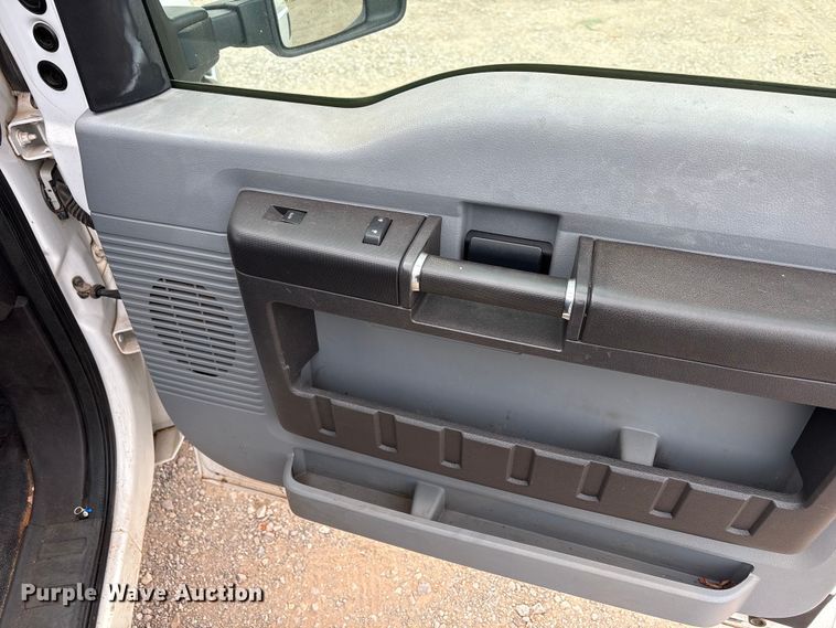image for item EW0069 2016 Ford F-350 Ext. Cab pickup truck cab and chassis
