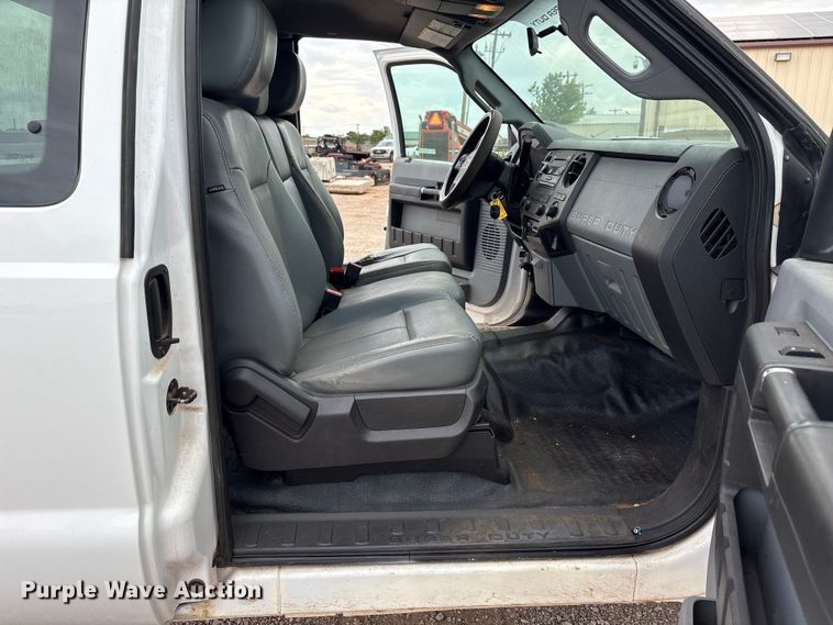image for item EW0069 2016 Ford F-350 Ext. Cab pickup truck cab and chassis