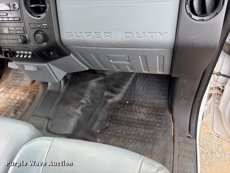 image for item EW0069 2016 Ford F-350 Ext. Cab pickup truck cab and chassis
