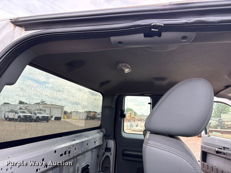 image for item EW0069 2016 Ford F-350 Ext. Cab pickup truck cab and chassis