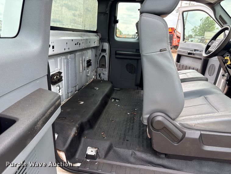 image for item EW0069 2016 Ford F-350 Ext. Cab pickup truck cab and chassis