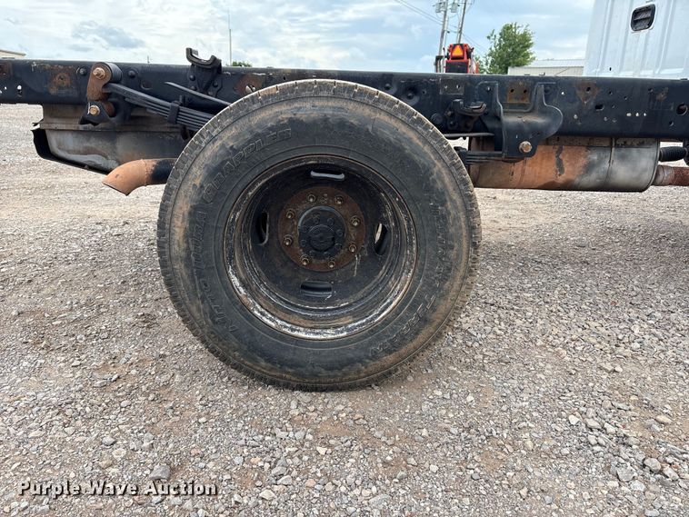image for item EW0069 2016 Ford F-350 Ext. Cab pickup truck cab and chassis