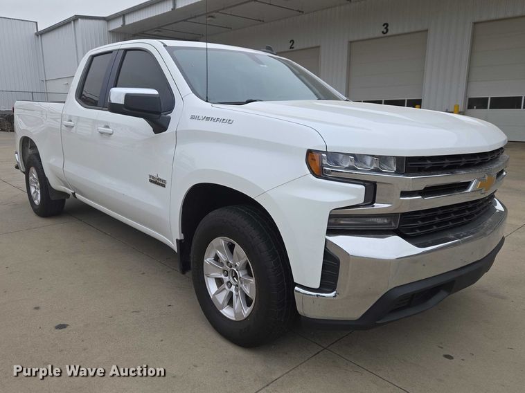 image for item EW0088 2019 Chevrolet Silverado 1500 Crew Cab pickup truck