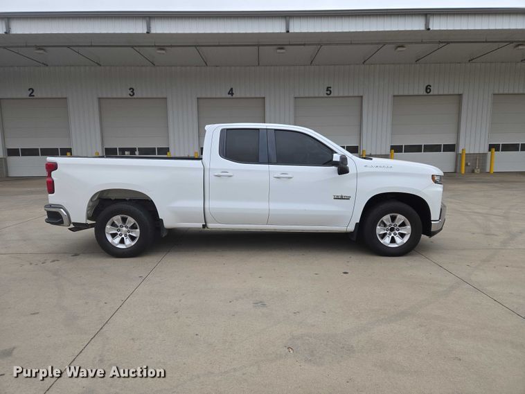 image for item EW0088 2019 Chevrolet Silverado 1500 Crew Cab pickup truck