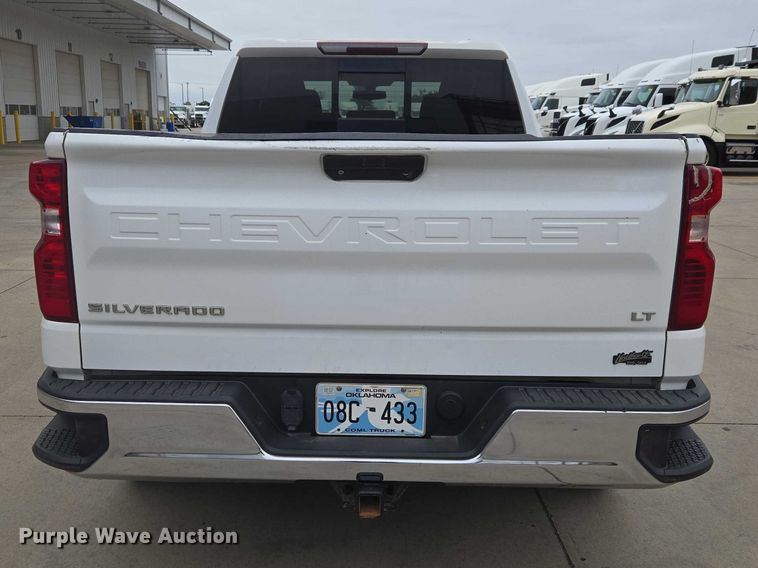 image for item EW0088 2019 Chevrolet Silverado 1500 Crew Cab pickup truck