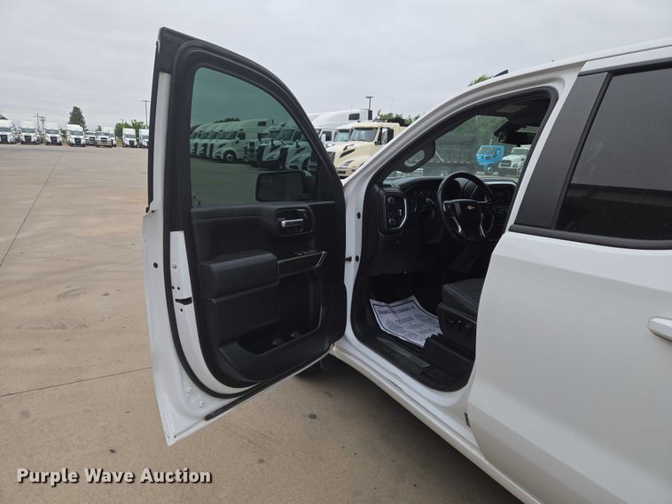 image for item EW0088 2019 Chevrolet Silverado 1500 Crew Cab pickup truck