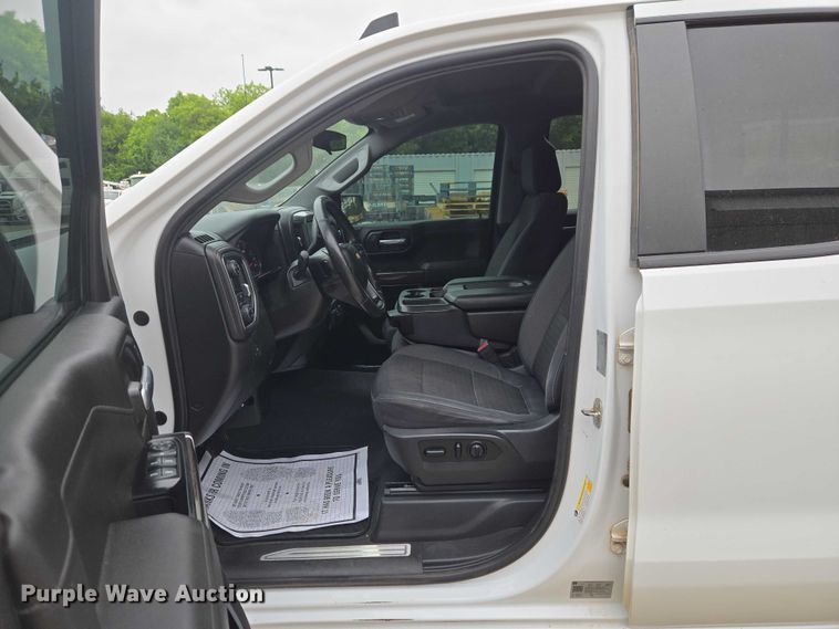 image for item EW0088 2019 Chevrolet Silverado 1500 Crew Cab pickup truck